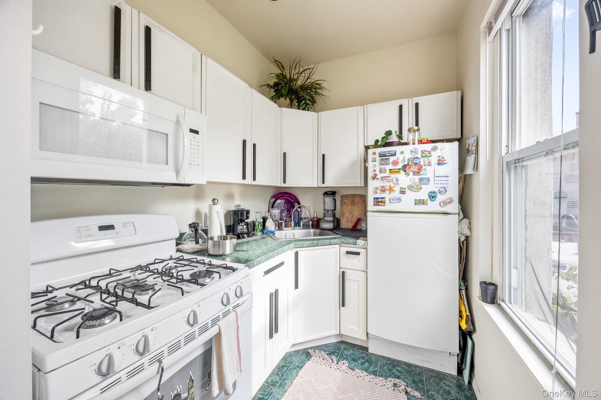 188 N 8th St Street, Brooklyn, NY 11211