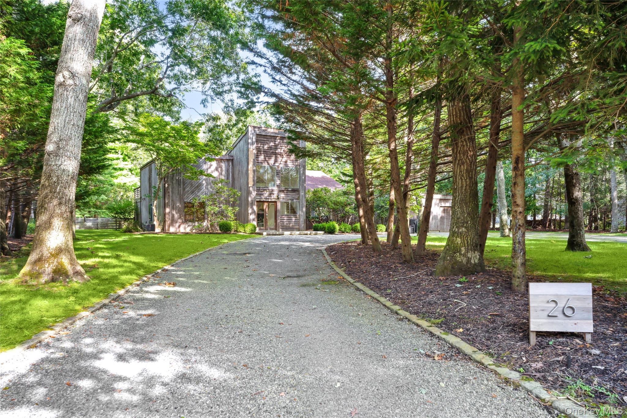 26 Woodland Way, Quogue, NY 11959