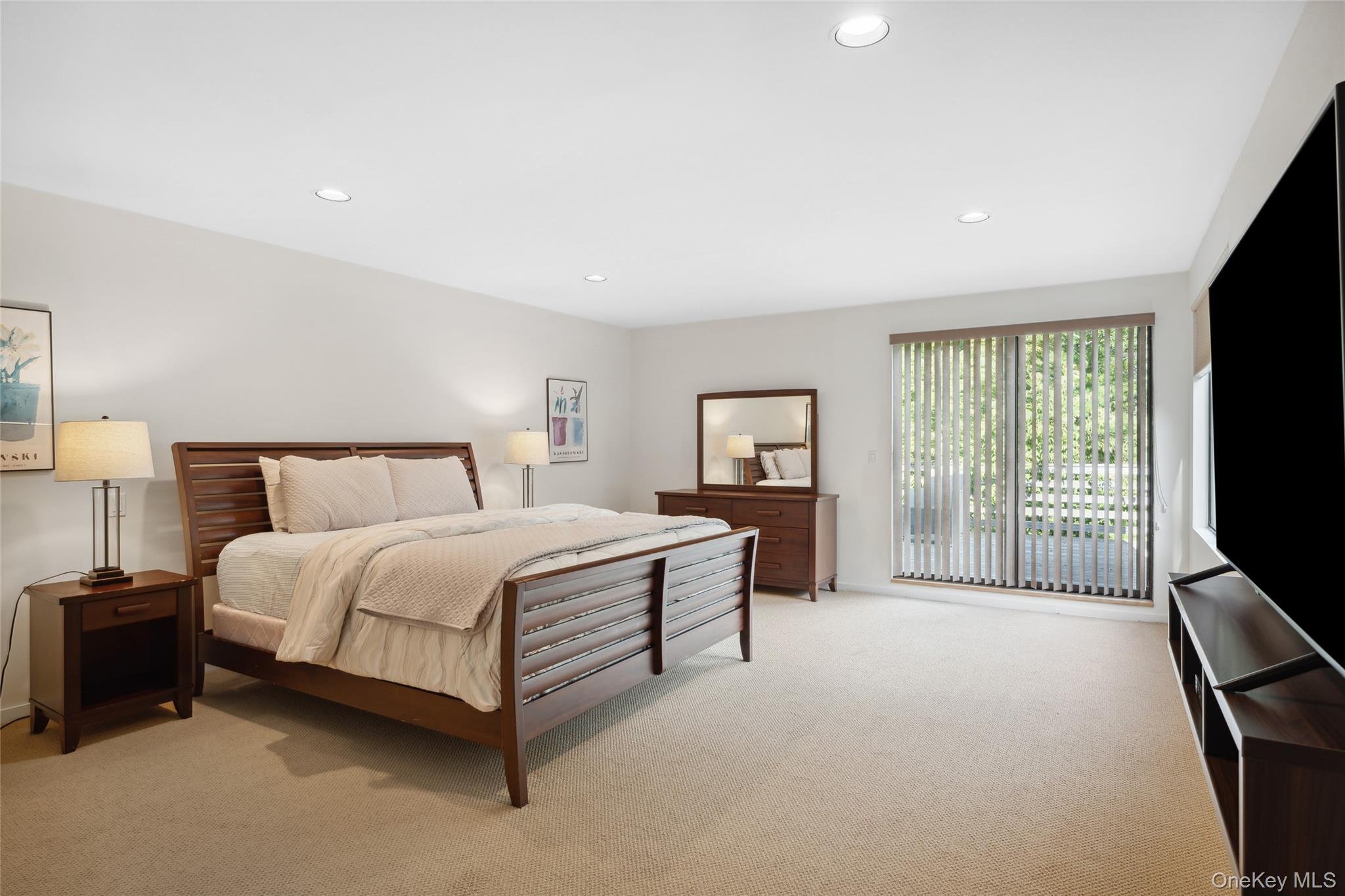 26 Woodland Way, Quogue, NY 11959