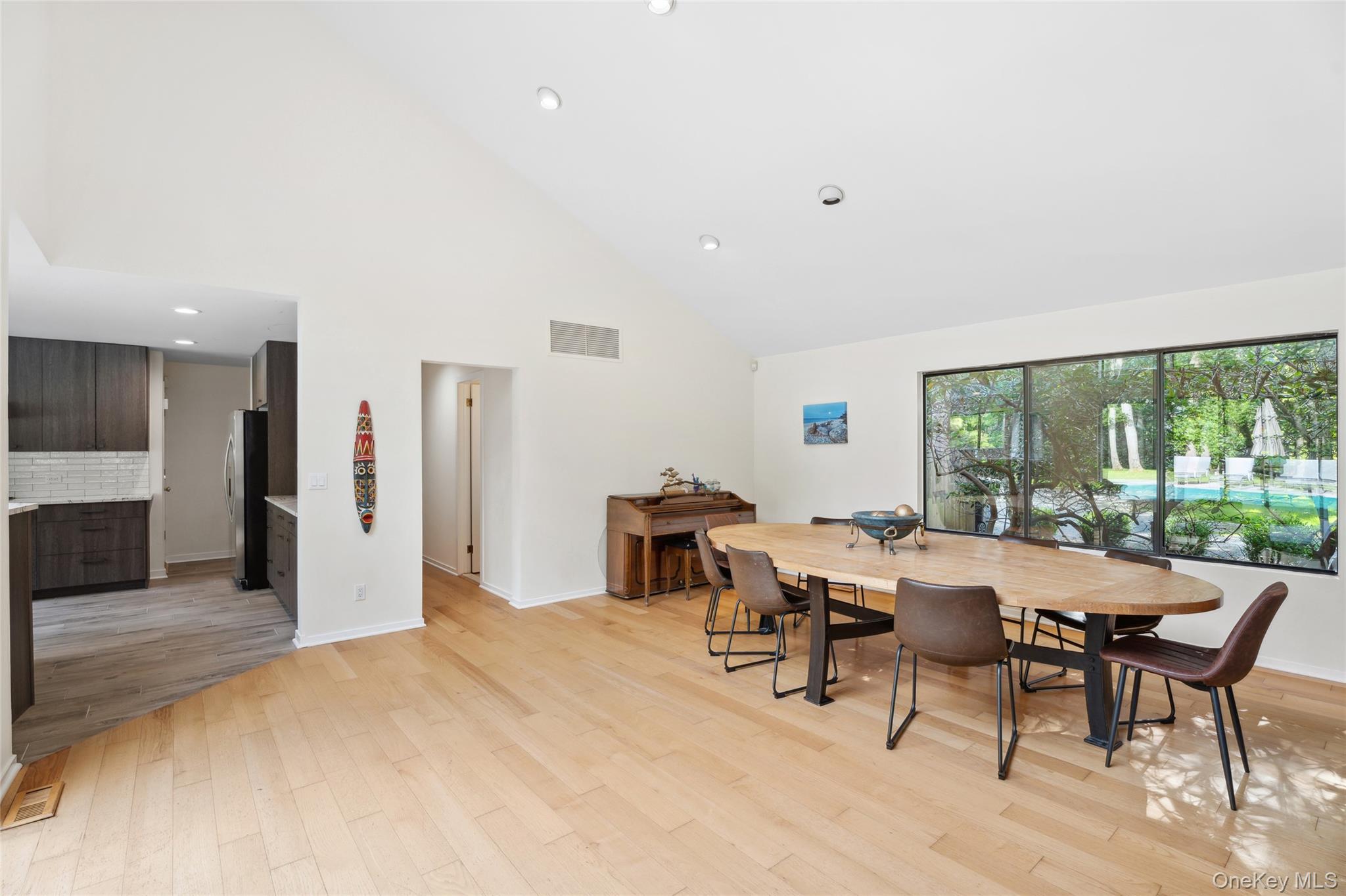 26 Woodland Way, Quogue, NY 11959