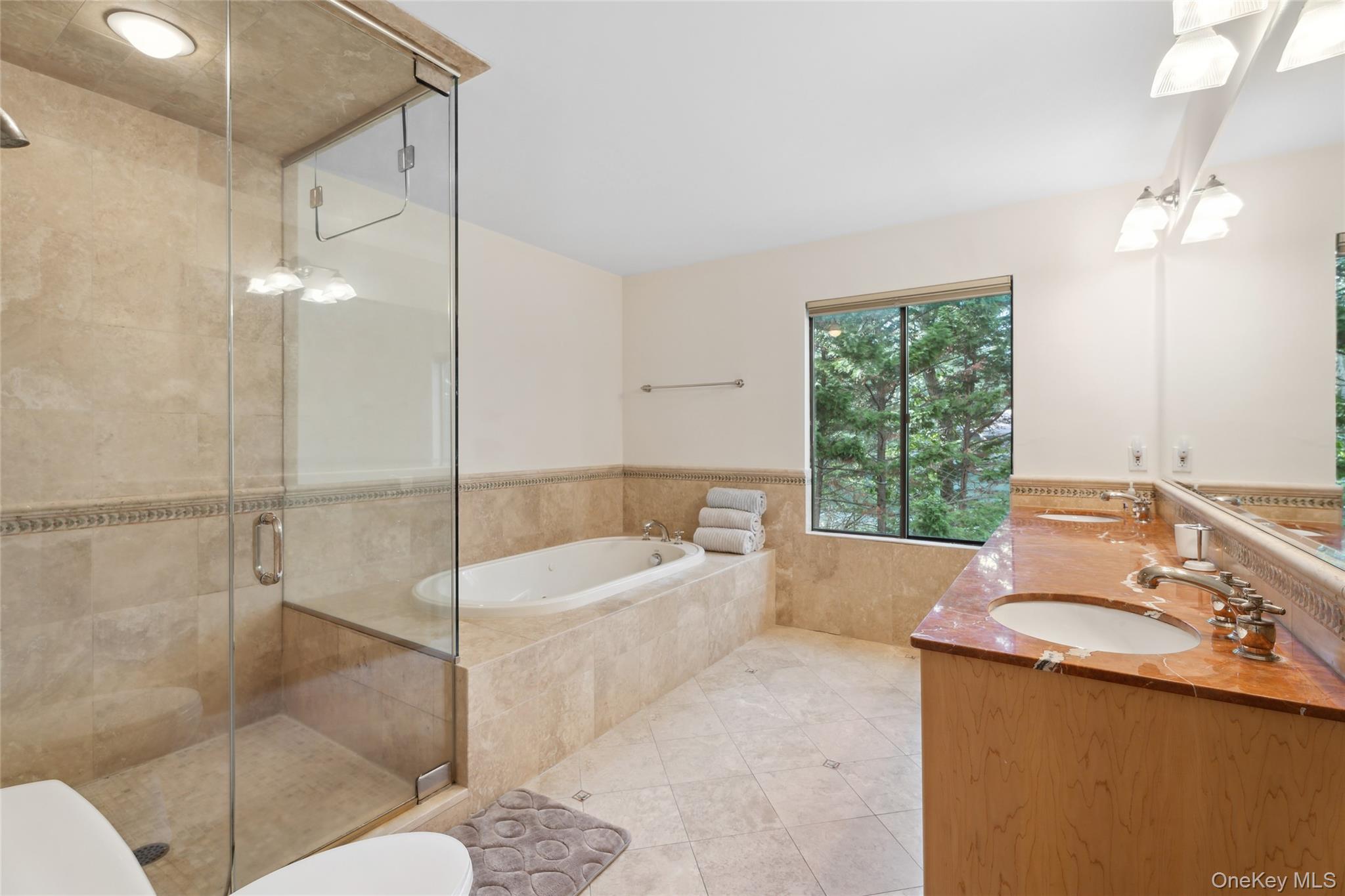 26 Woodland Way, Quogue, NY 11959