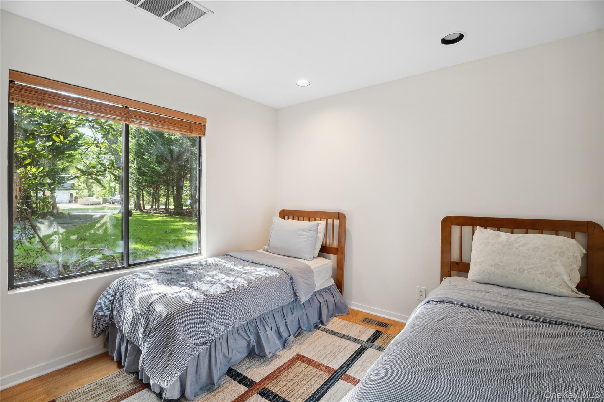 26 Woodland Way, Quogue, NY 11959