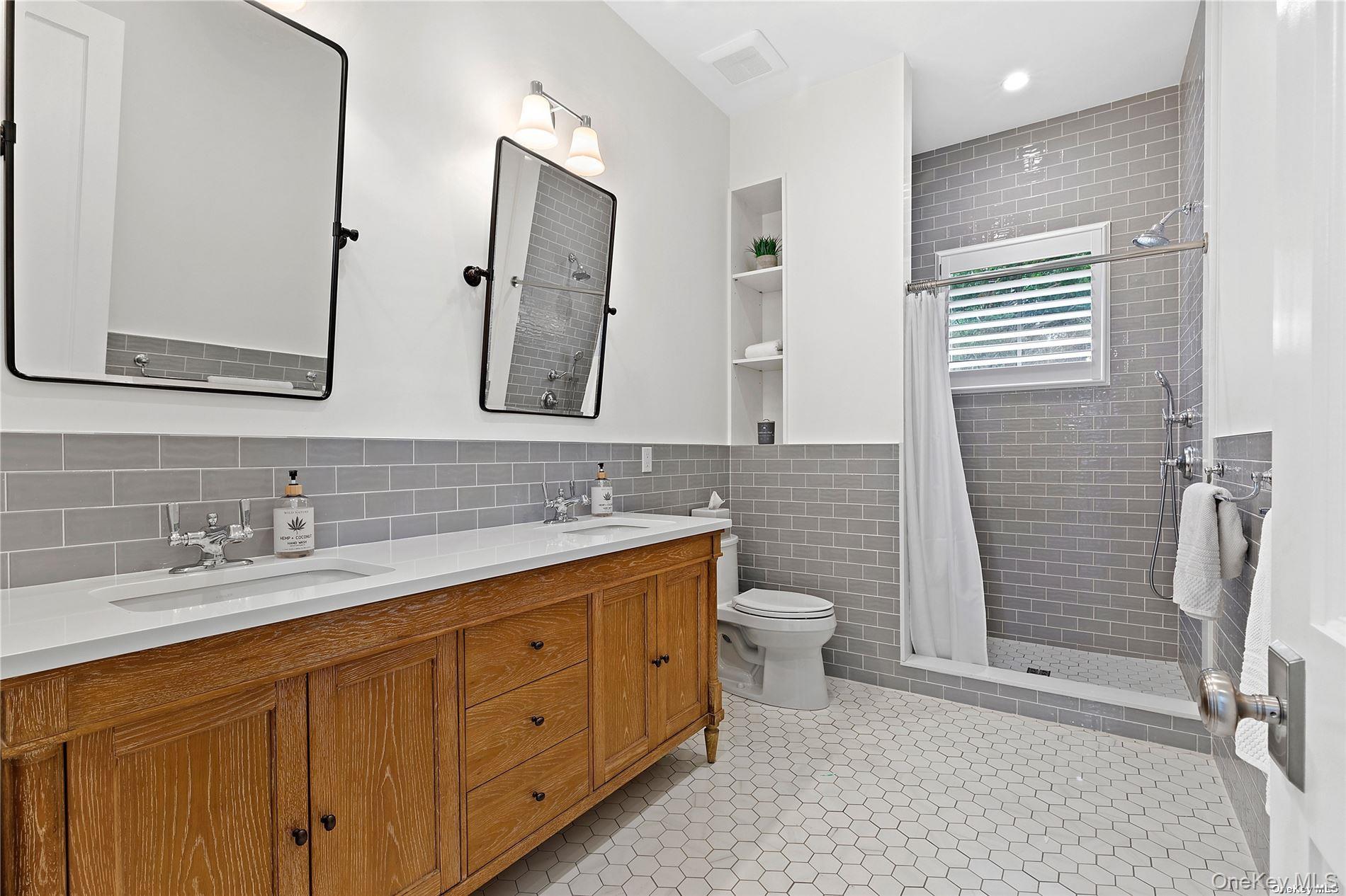 2 Emma's Path, Remsenburg, NY 11960