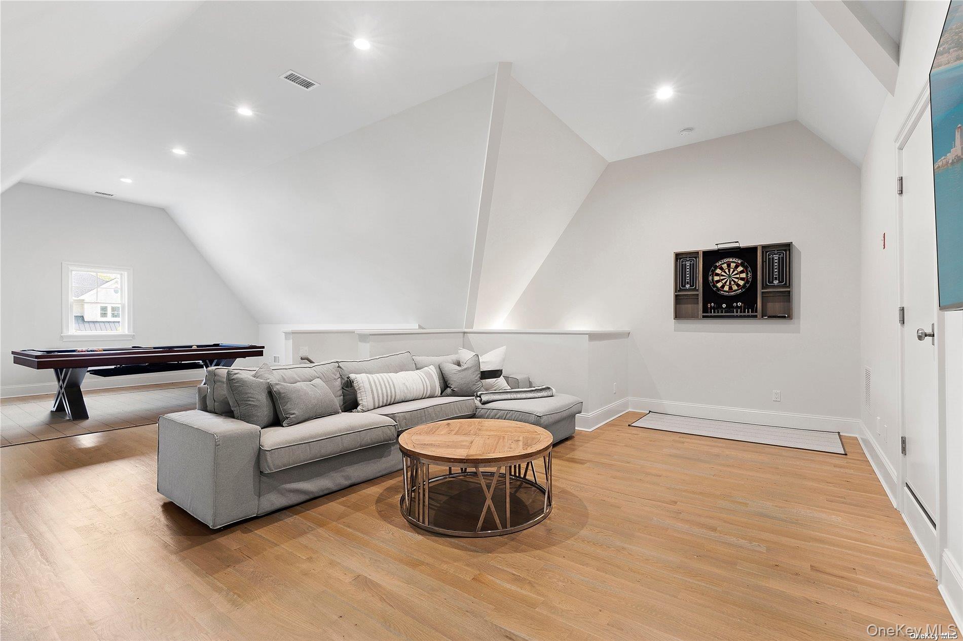 2 Emma's Path, Remsenburg, NY 11960