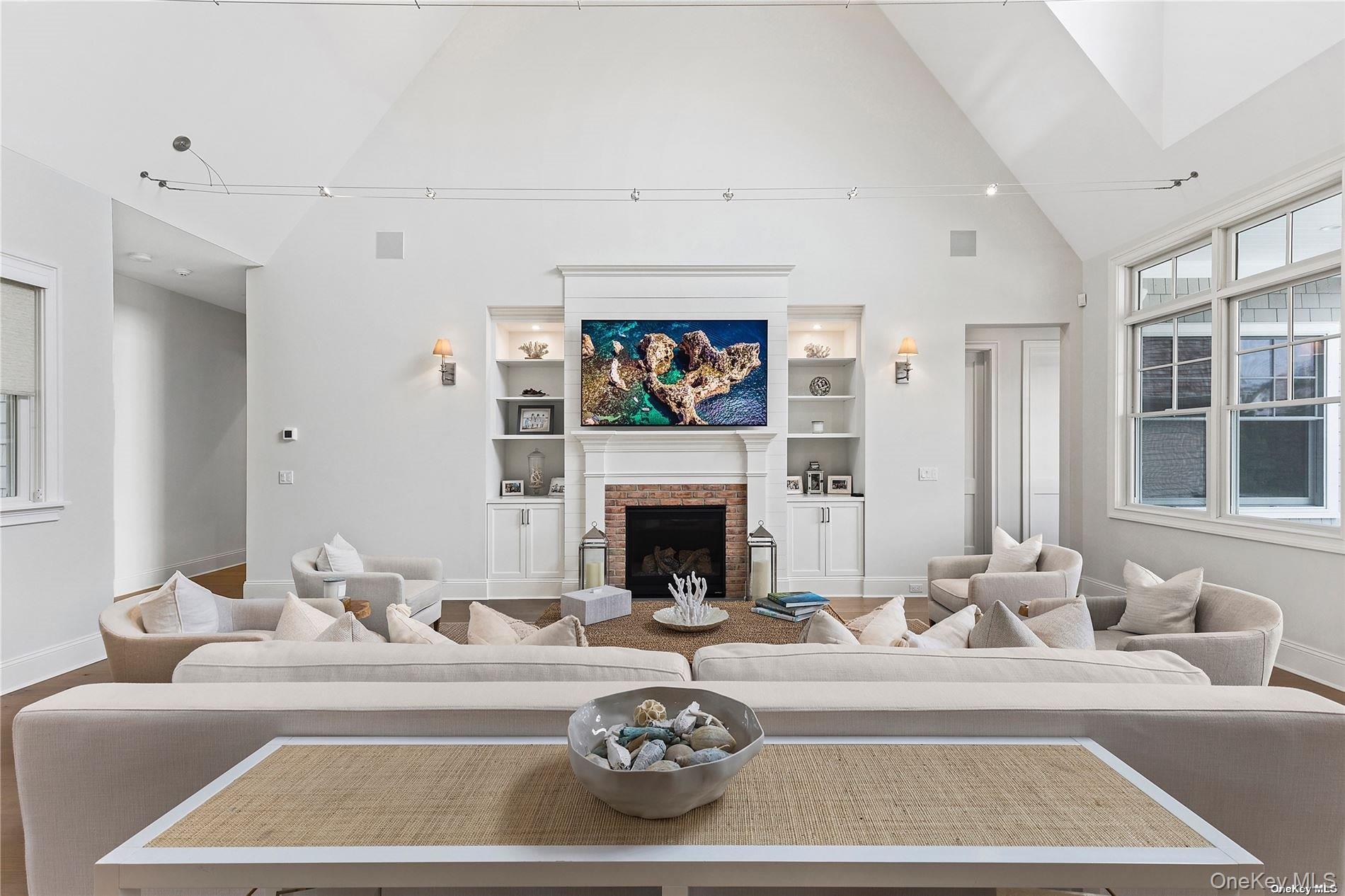 2 Emma's Path, Remsenburg, NY 11960