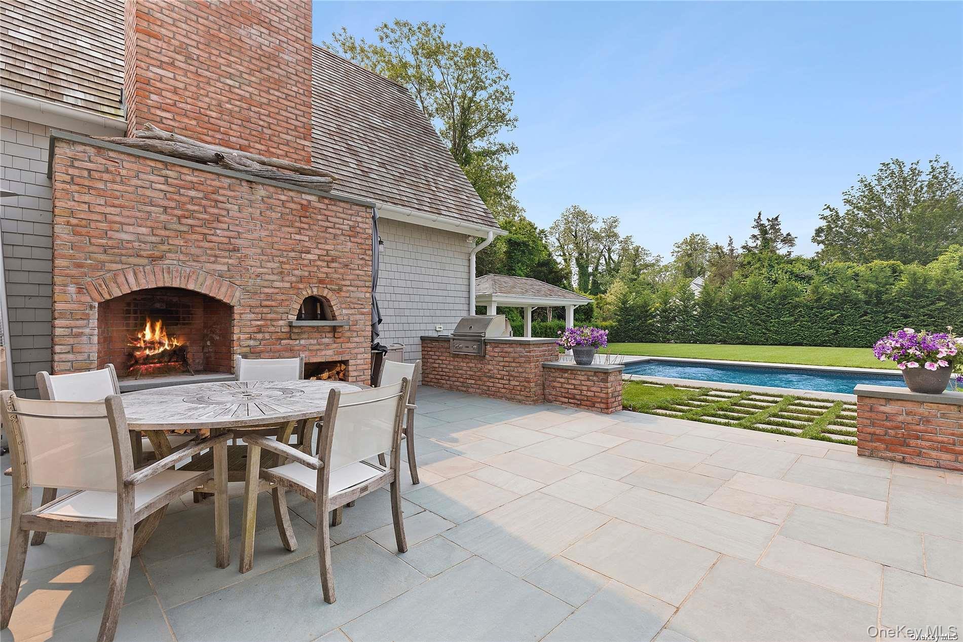 2 Emma's Path, Remsenburg, NY 11960