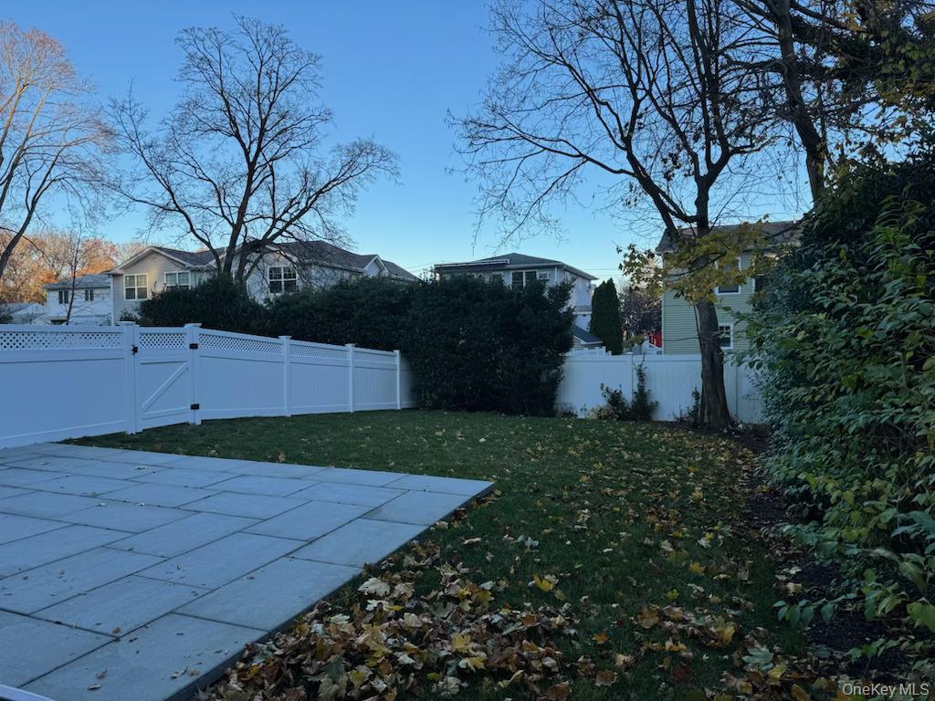 36 Dunes Lane, Port Washington, NY 11050