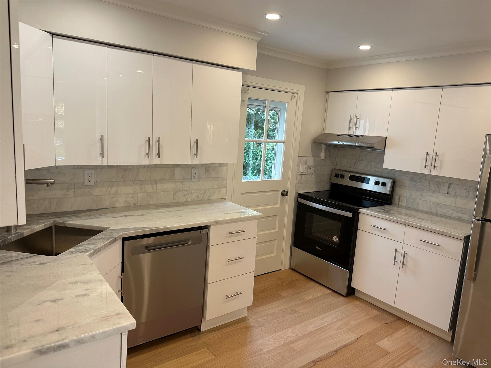 36 Dunes Lane, Port Washington, NY 11050