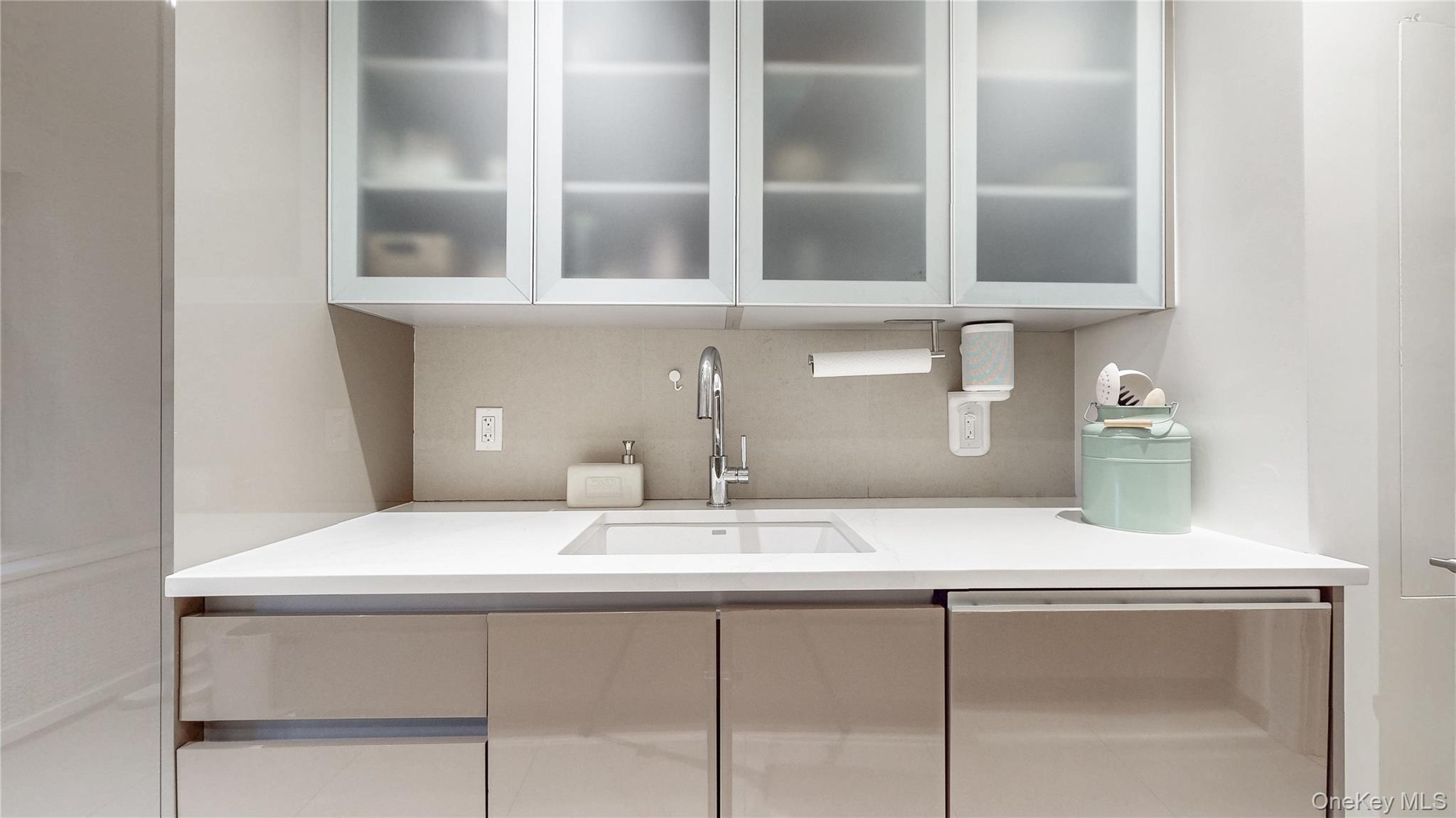 150 Burns Street # 2D, Forest Hills, NY 11375