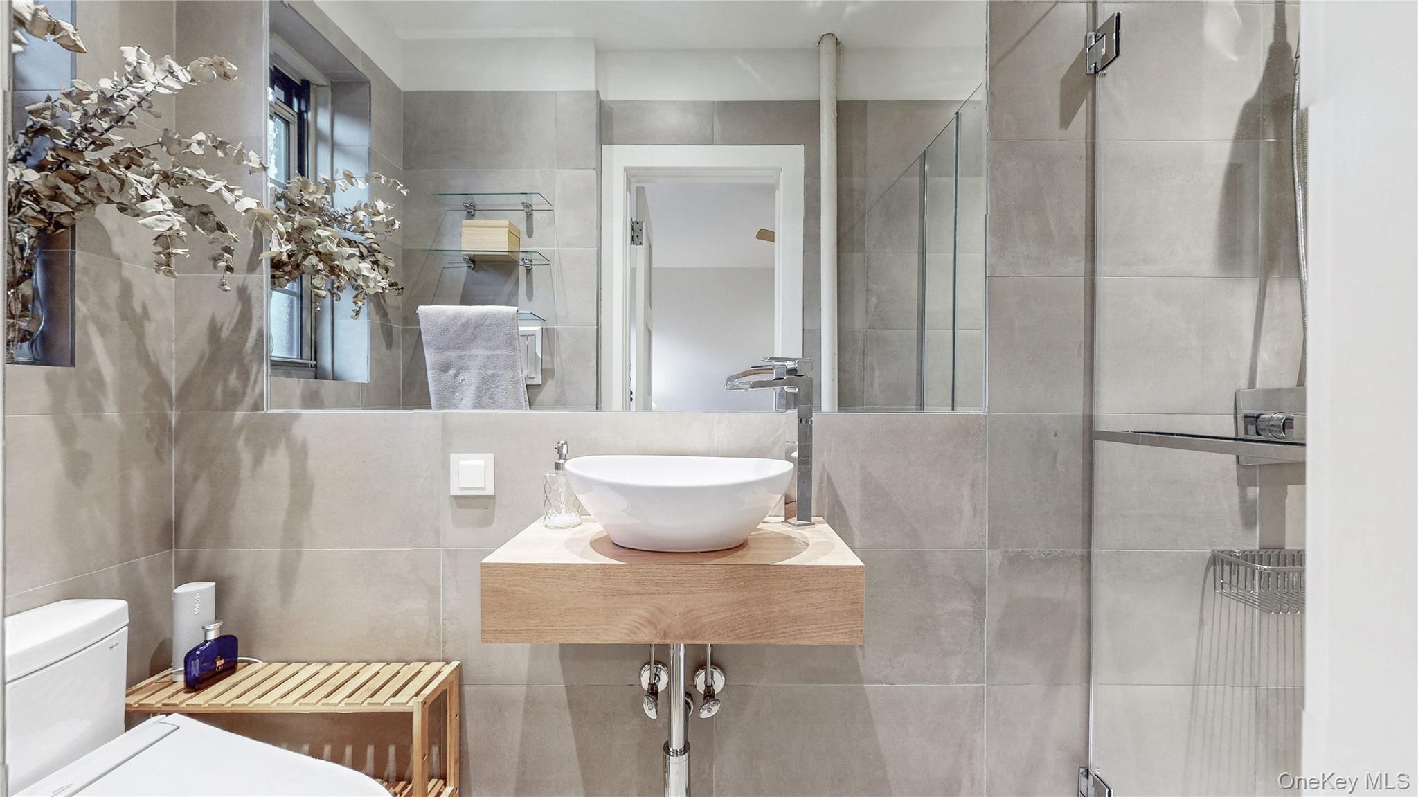 150 Burns Street # 2D, Forest Hills, NY 11375