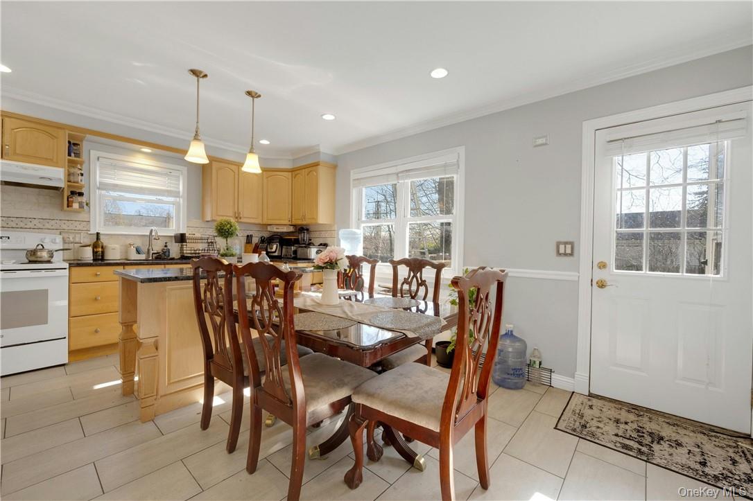 570 N Barry Avenue # #LEFT, Mamaroneck, NY 10543