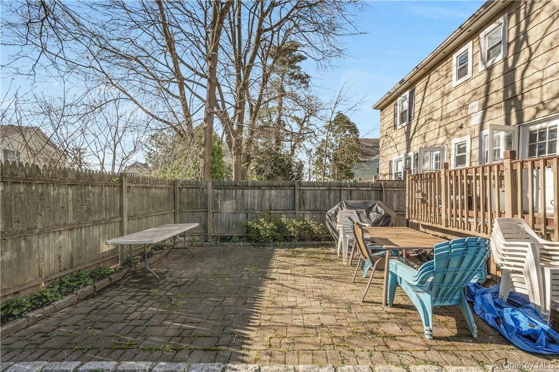 570 N Barry Avenue # #LEFT, Mamaroneck, NY 10543