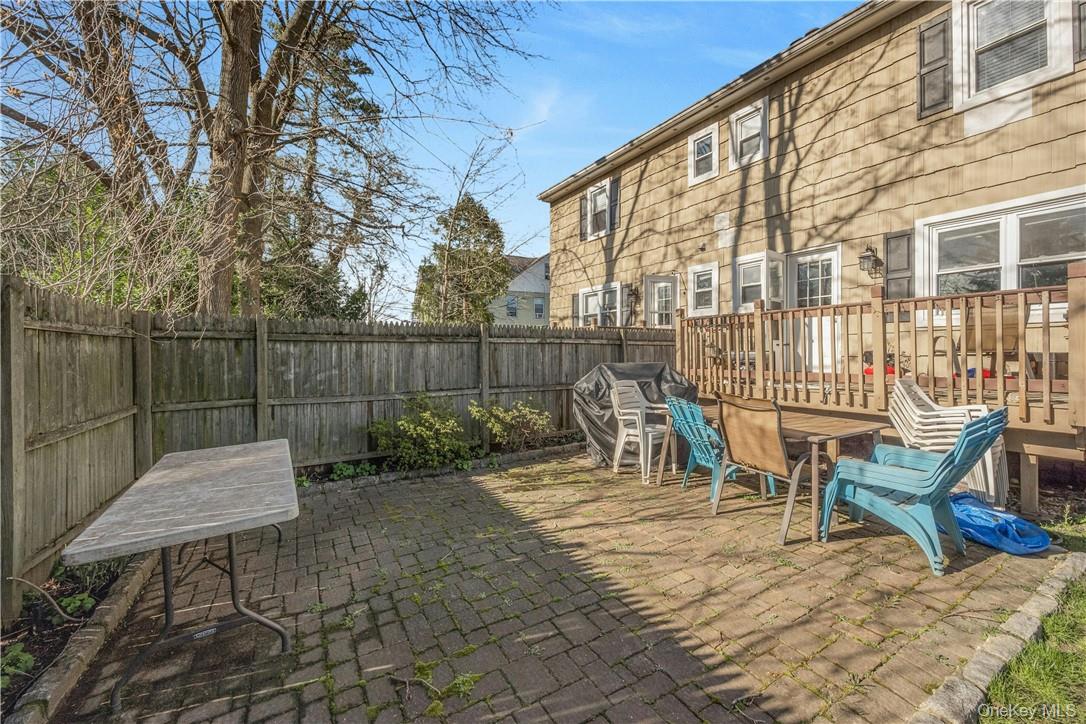 570 N Barry Avenue # #LEFT, Mamaroneck, NY 10543