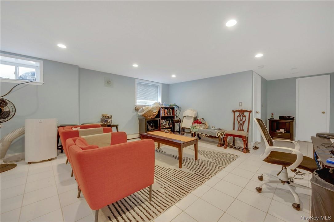 570 N Barry Avenue # #LEFT, Mamaroneck, NY 10543