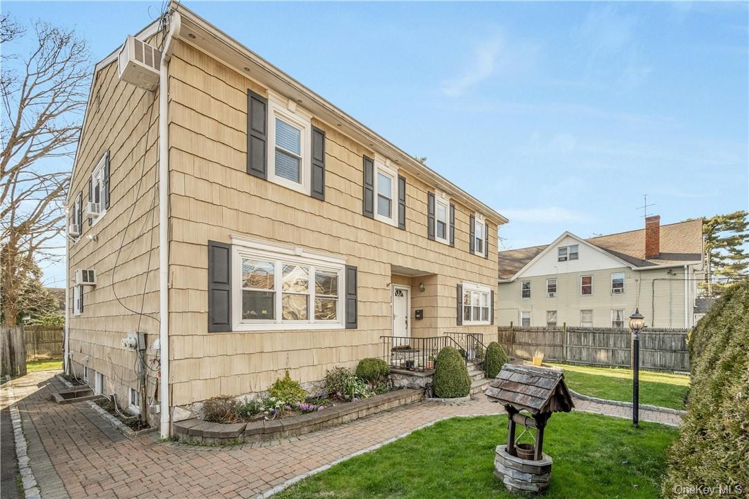 570 N Barry Avenue # #LEFT, Mamaroneck, NY 10543