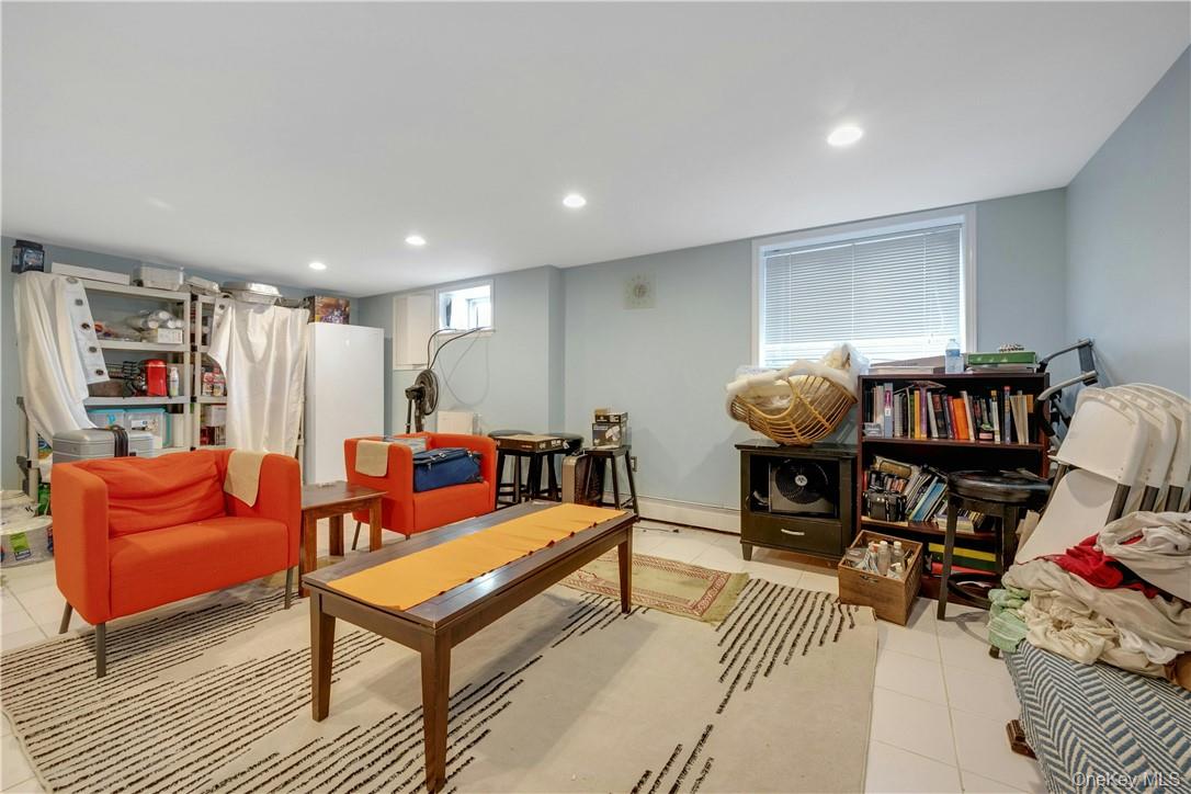 570 N Barry Avenue # #LEFT, Mamaroneck, NY 10543