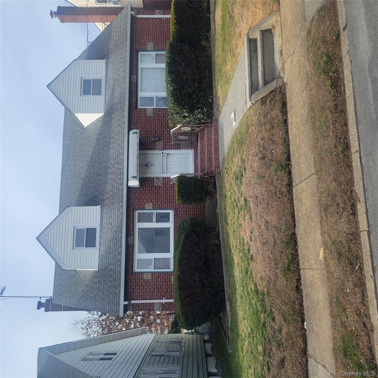 11924 203rd Street, Saint Albans, NY 11412