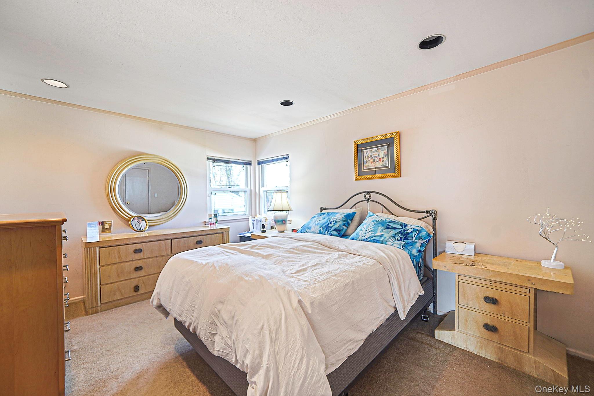 11 Fordham Drive, Plainview, NY 11803