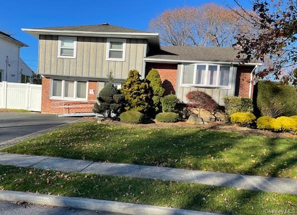 11 Fordham Drive, Plainview, NY 11803