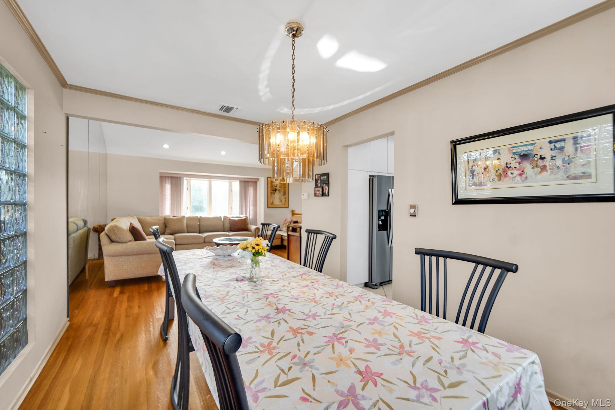 11 Fordham Drive, Plainview, NY 11803