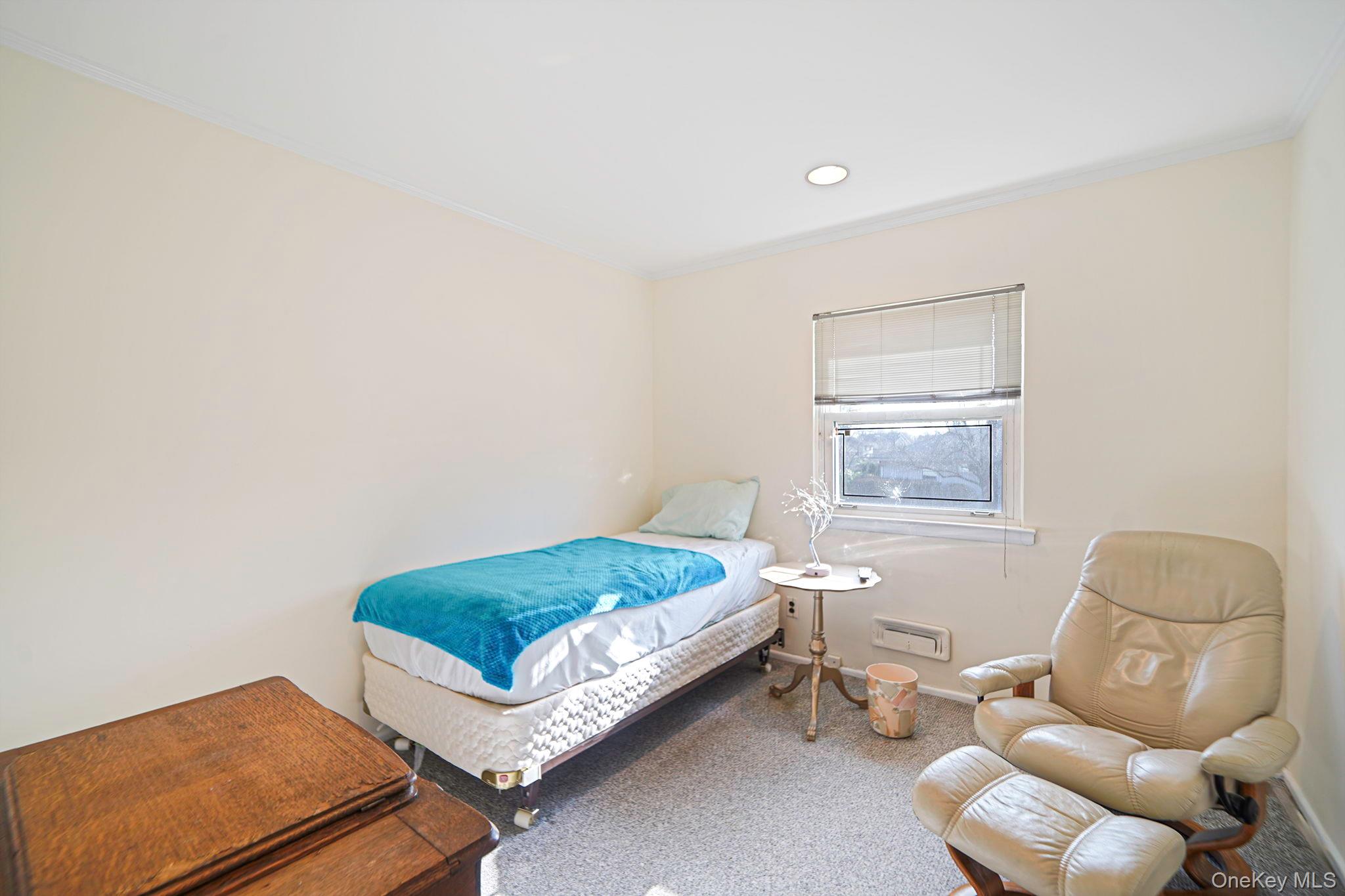 11 Fordham Drive, Plainview, NY 11803