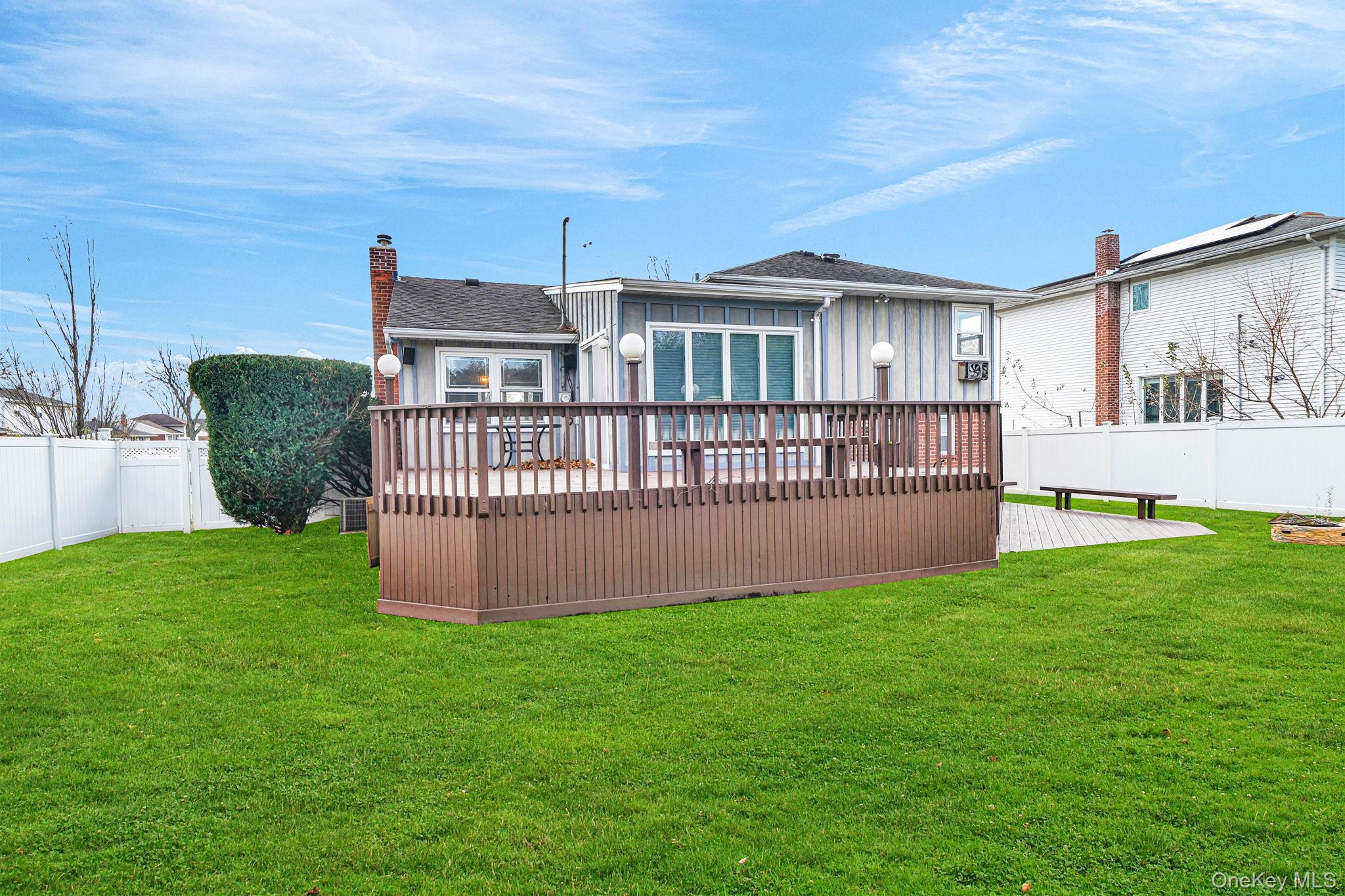 11 Fordham Drive, Plainview, NY 11803