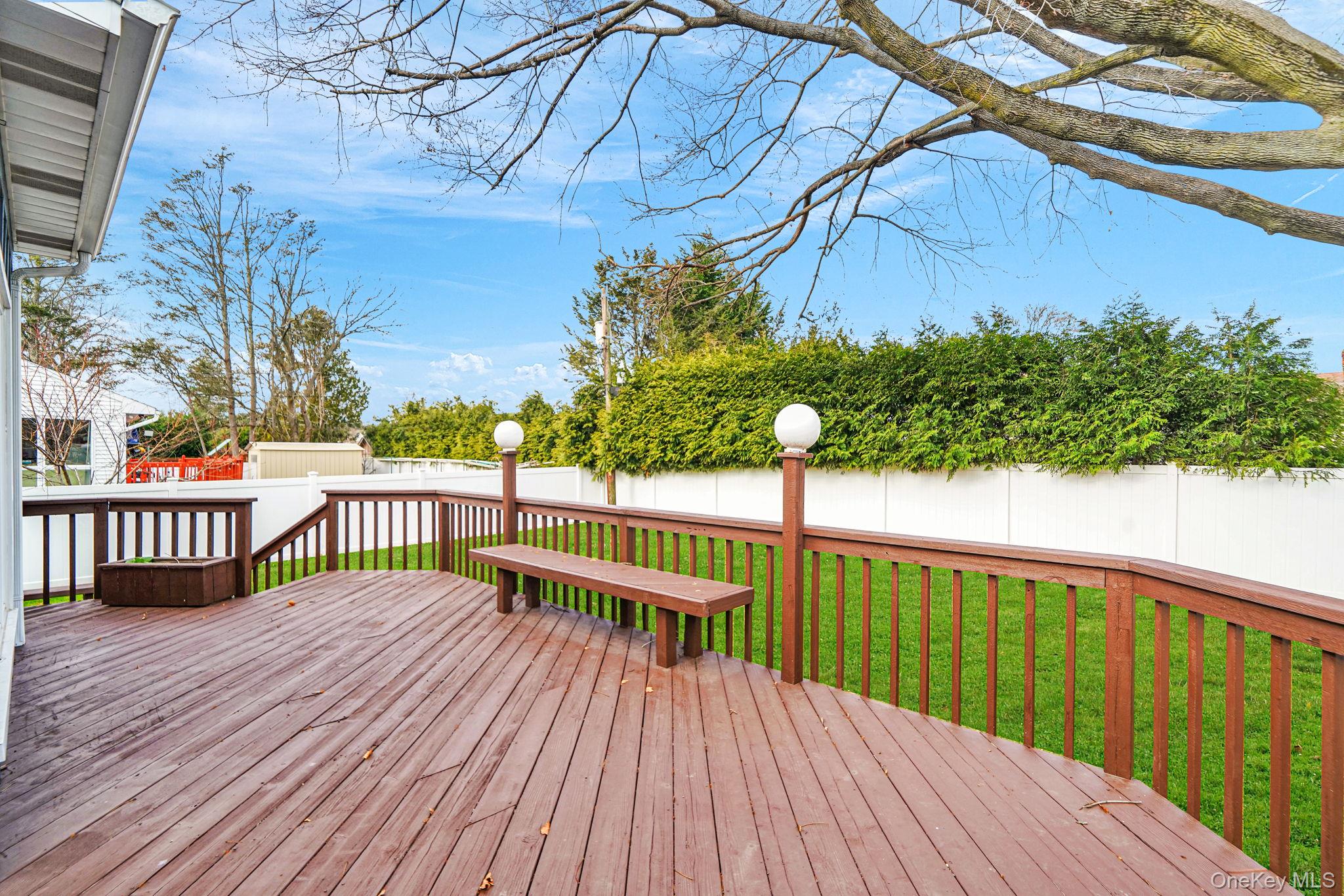 11 Fordham Drive, Plainview, NY 11803