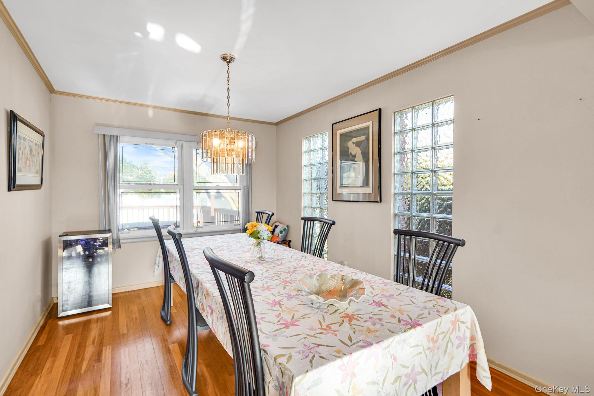 11 Fordham Drive, Plainview, NY 11803