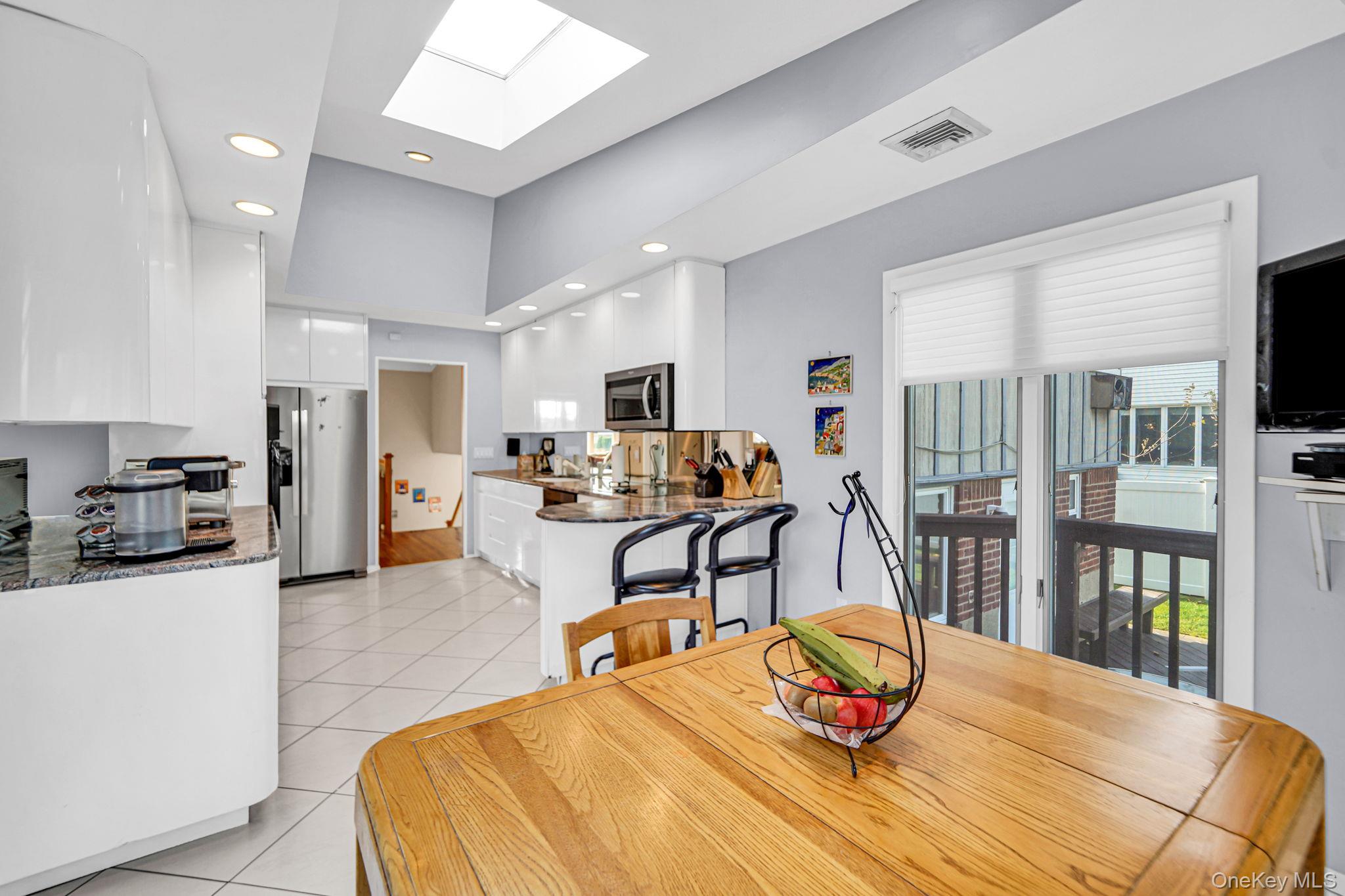 11 Fordham Drive, Plainview, NY 11803