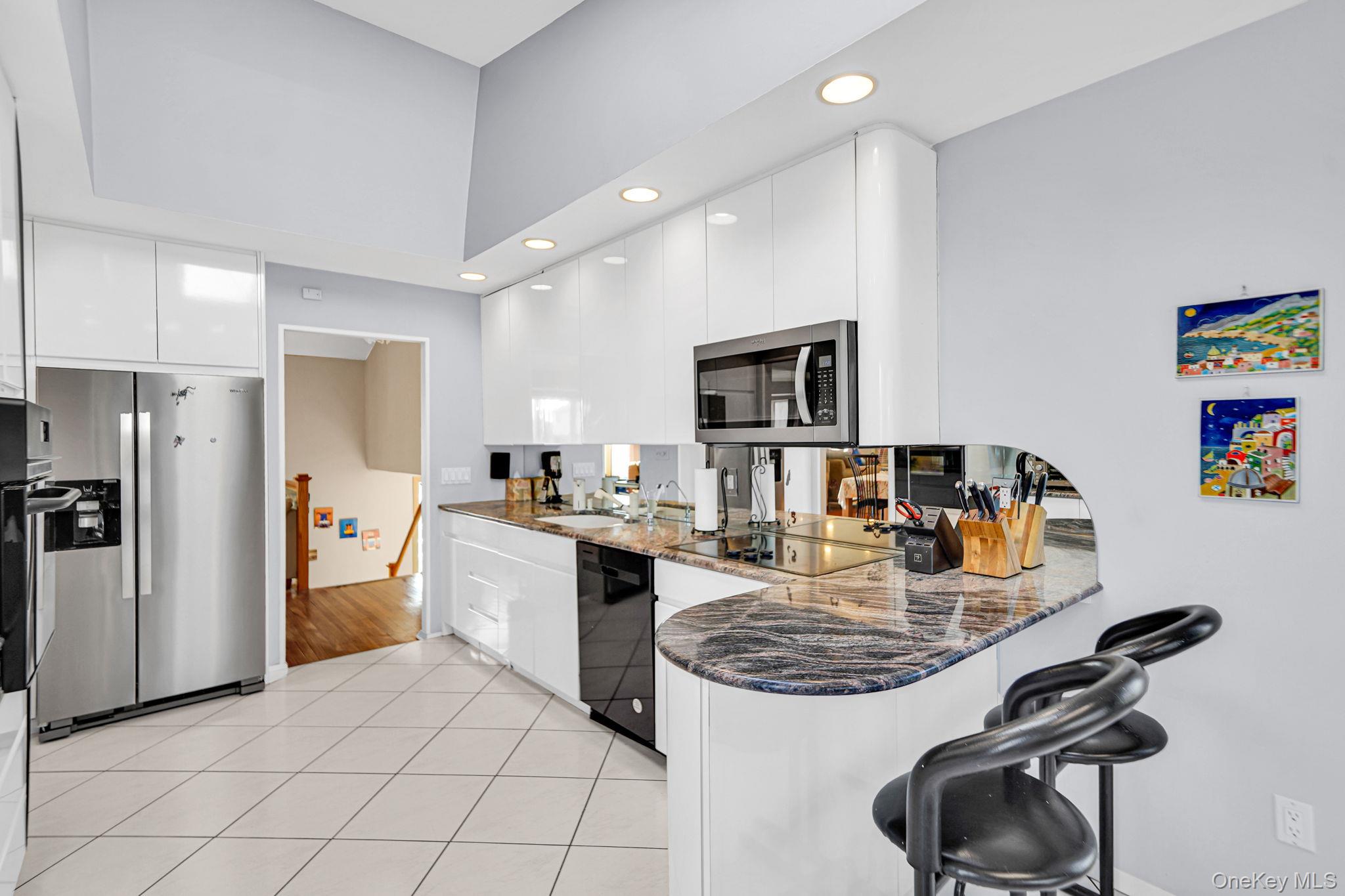 11 Fordham Drive, Plainview, NY 11803