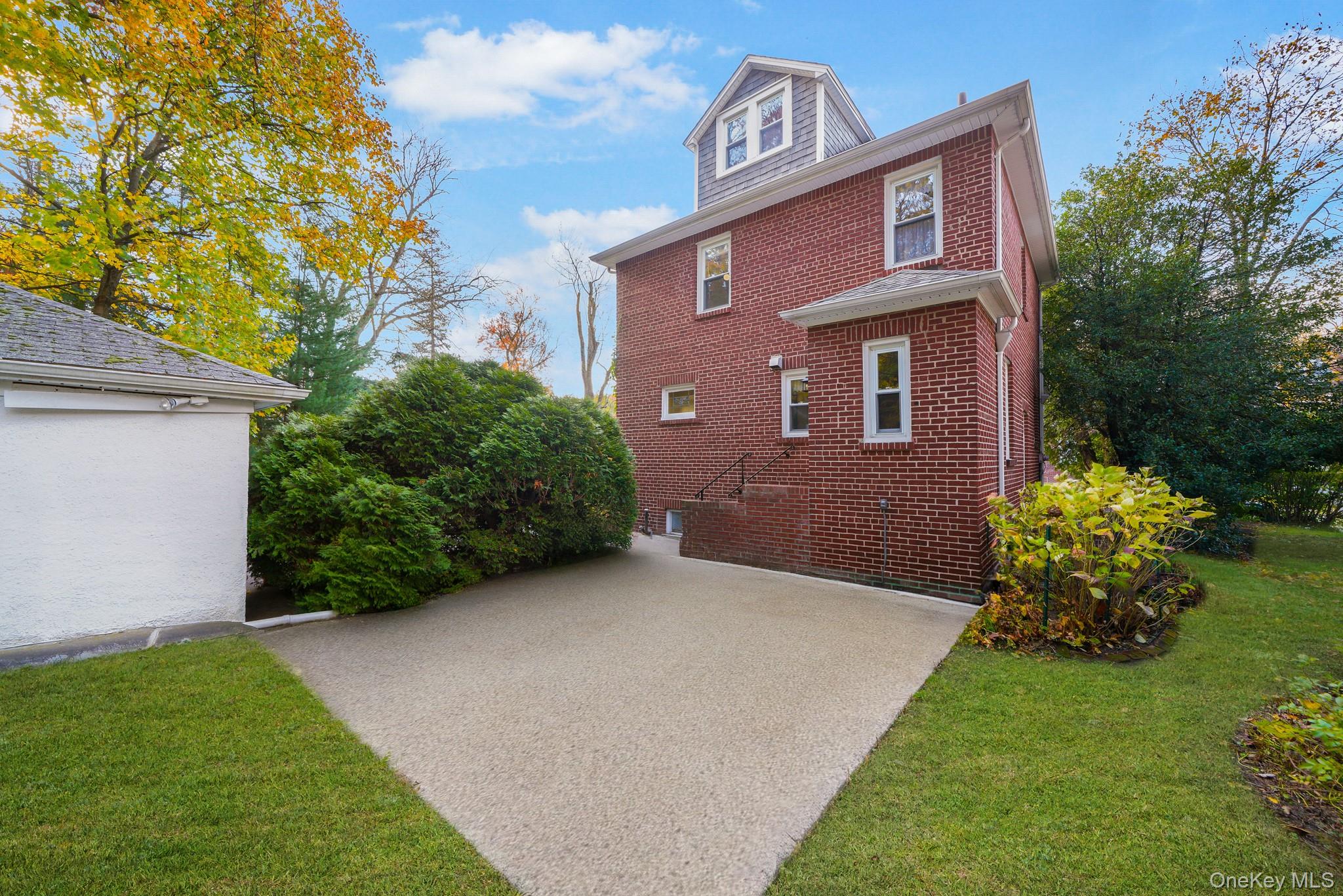 90 Rosedale Avenue, Hastings-on-Hudson, NY 10706