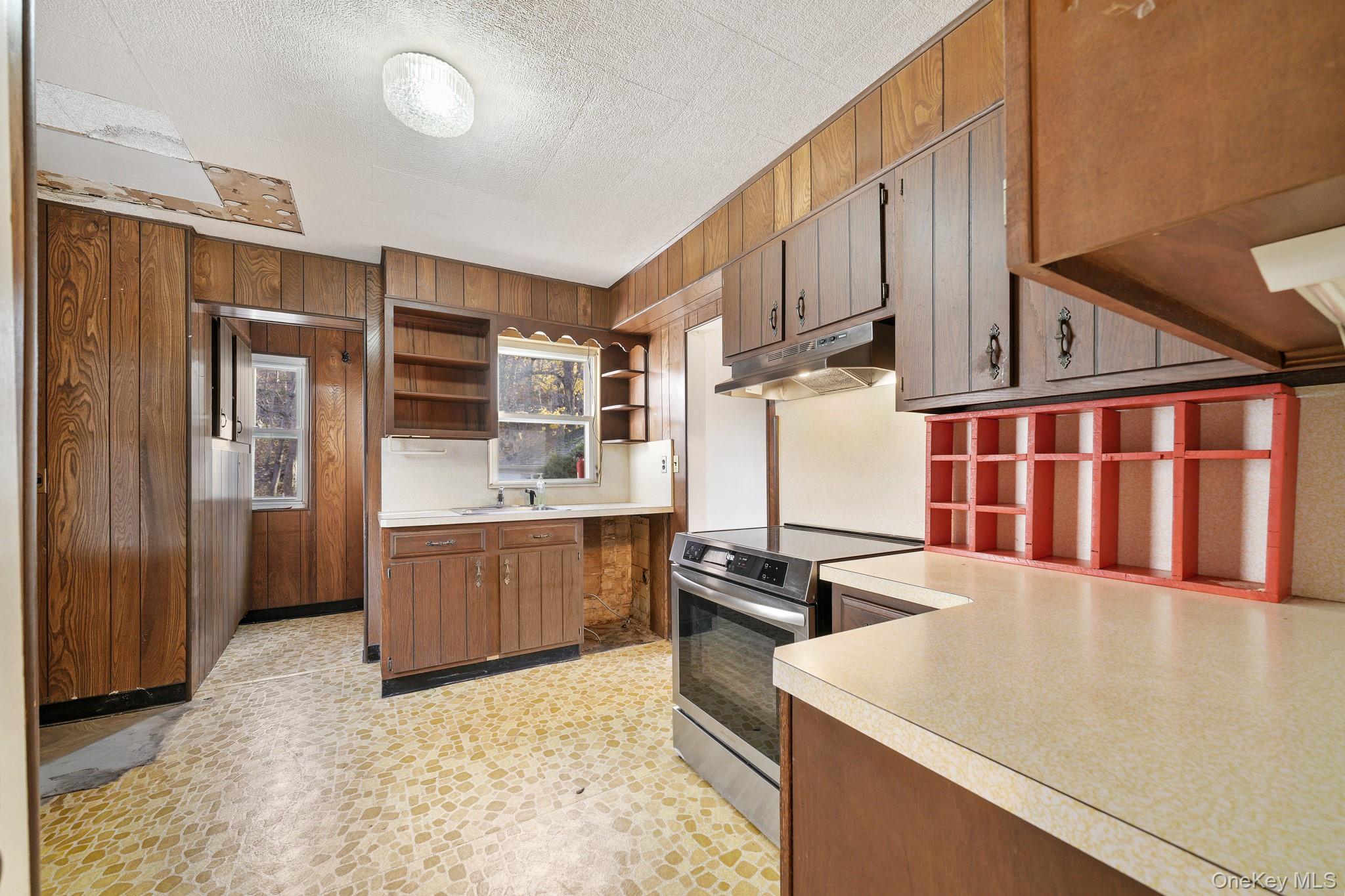 90 Rosedale Avenue, Hastings-on-Hudson, NY 10706