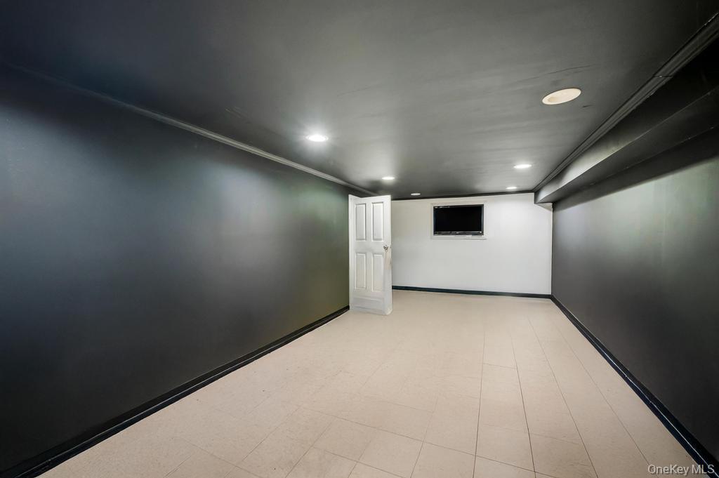 626 Winthrop Drive, Uniondale, NY 11553