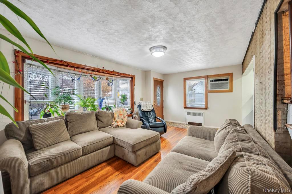 626 Winthrop Drive, Uniondale, NY 11553