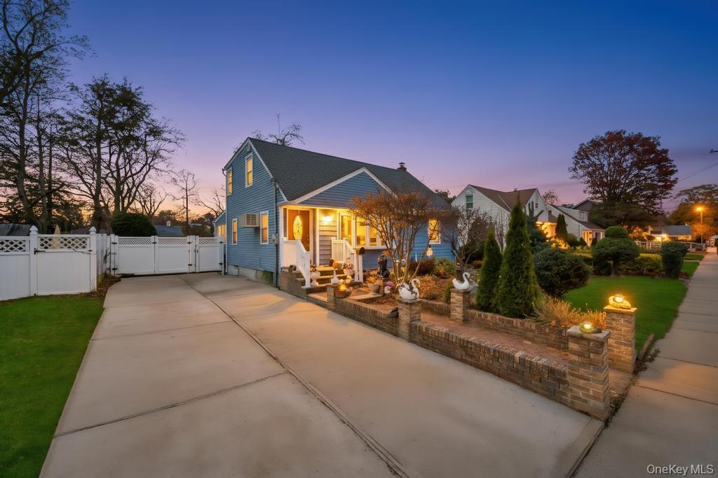 626 Winthrop Drive, Uniondale, NY 11553