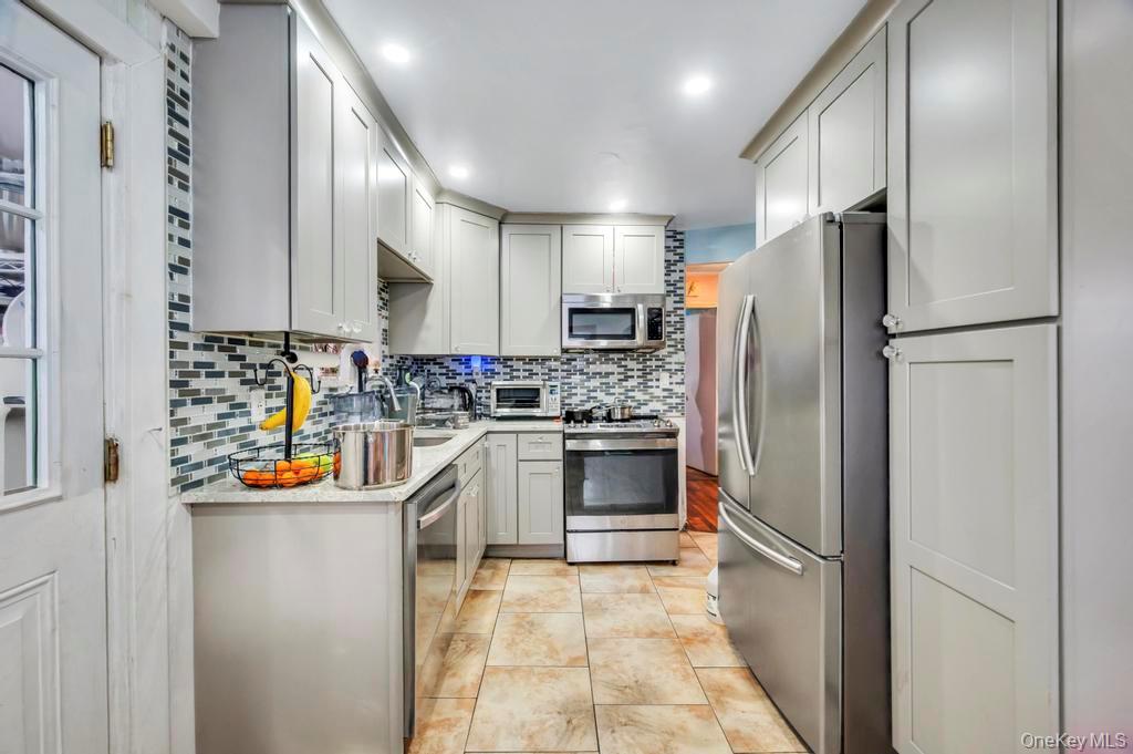 626 Winthrop Drive, Uniondale, NY 11553