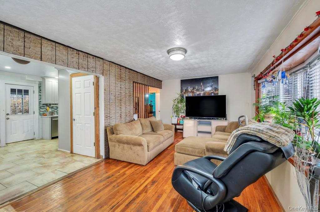 626 Winthrop Drive, Uniondale, NY 11553