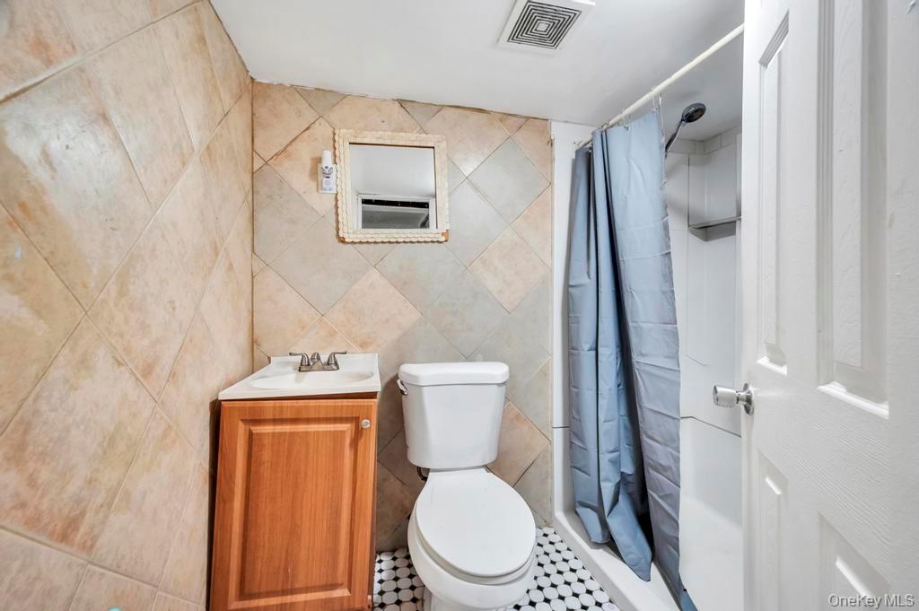 626 Winthrop Drive, Uniondale, NY 11553