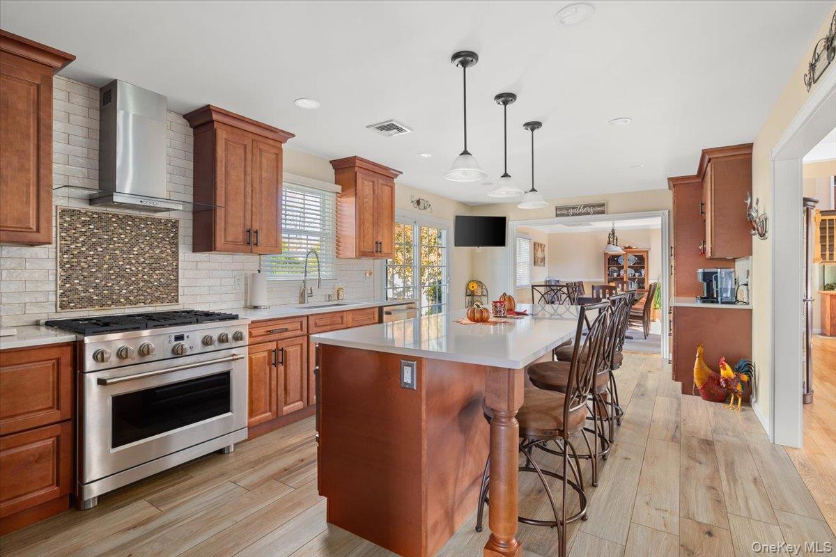 194 Newark Street, Lindenhurst, NY 11757