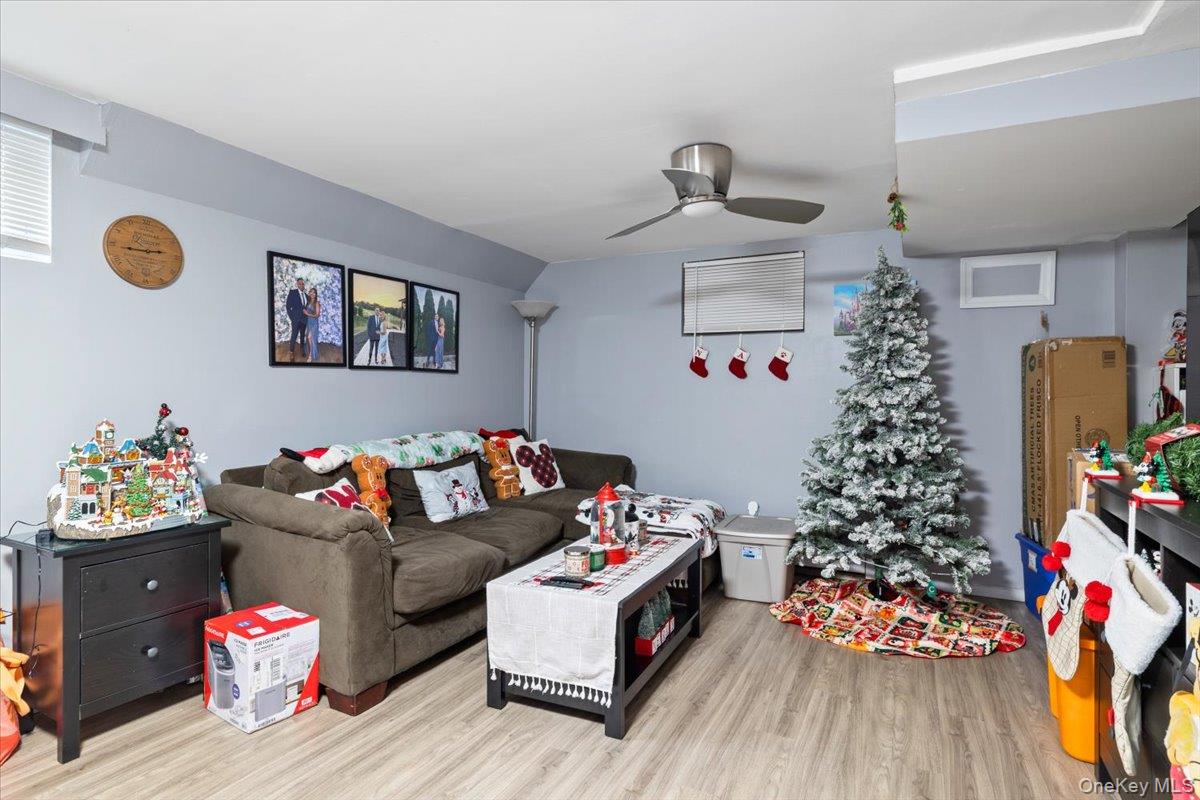 194 Newark Street, Lindenhurst, NY 11757