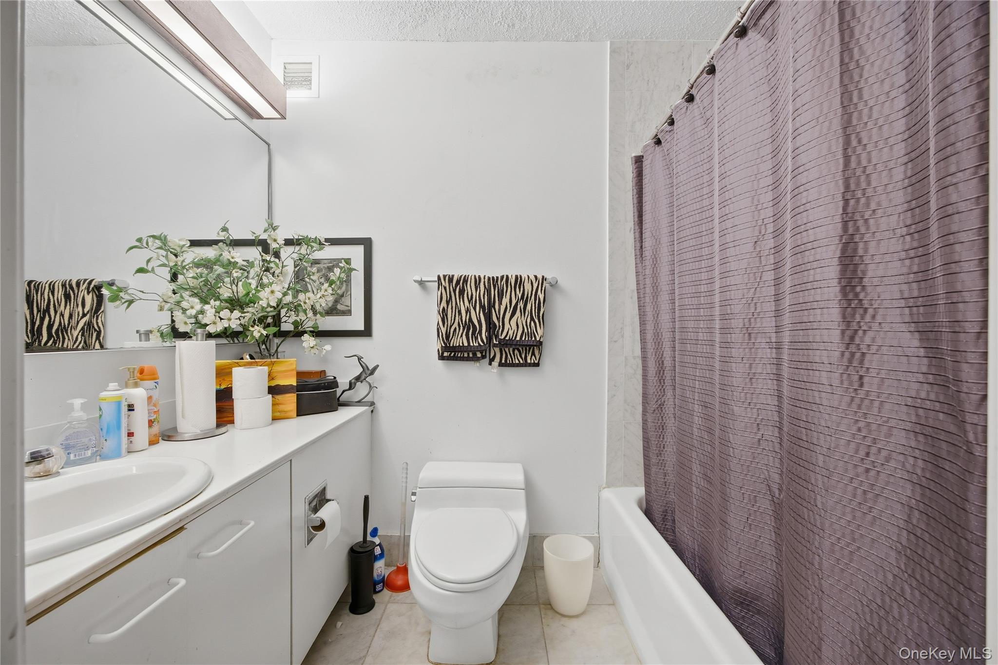 330 E 38th Street # 44I, New York (Manhattan), NY 10016