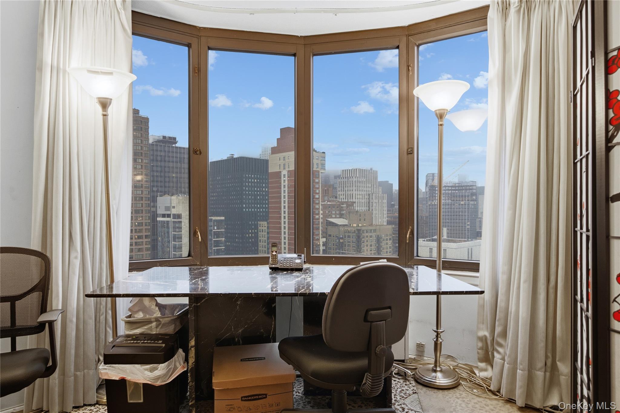 330 E 38th Street # 44I, New York (Manhattan), NY 10016