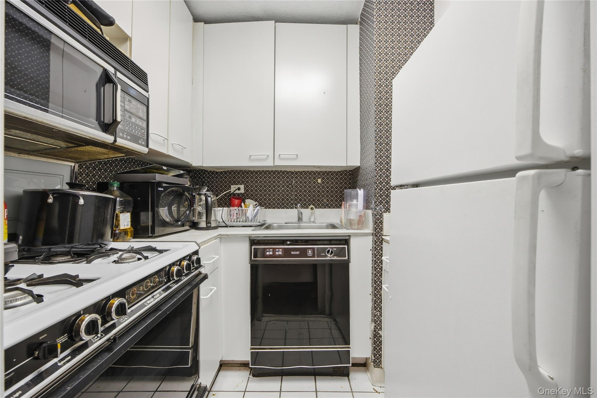 330 E 38th Street # 44I, New York (Manhattan), NY 10016