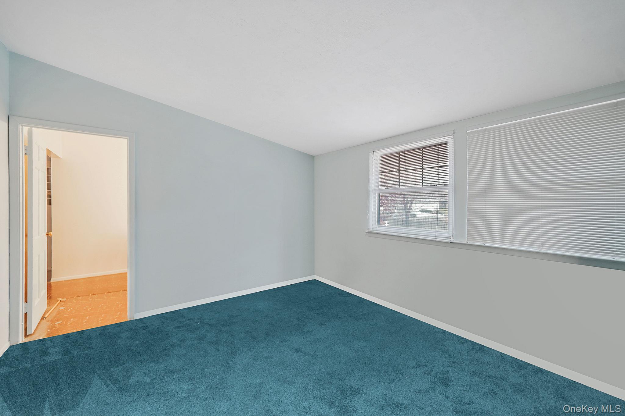 31 Cabin Lane, East Setauket, NY 11733