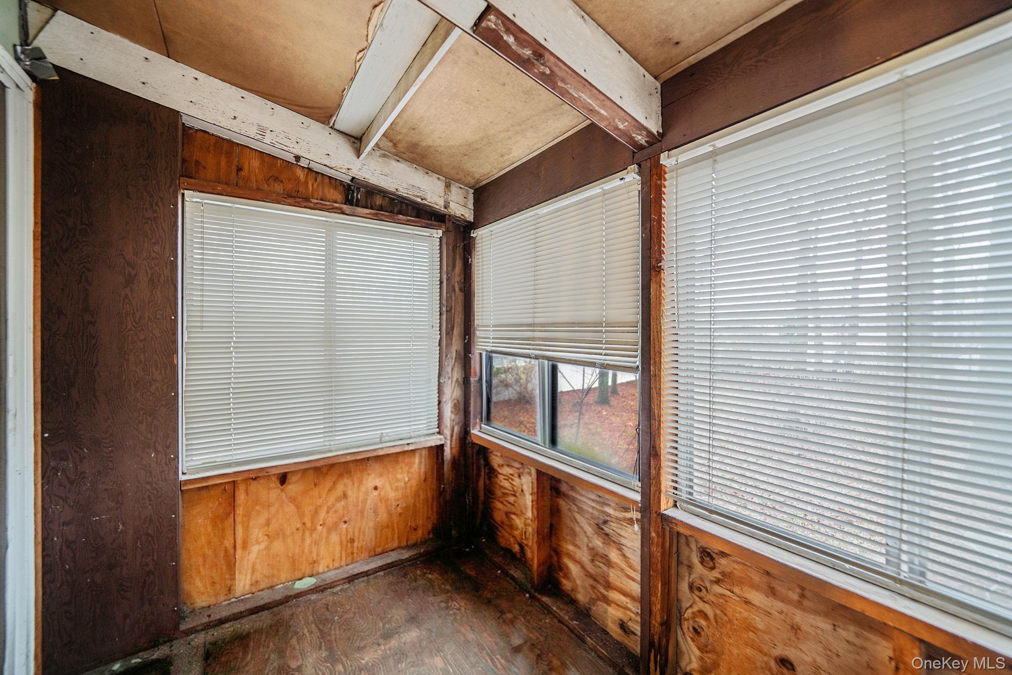 31 Cabin Lane, East Setauket, NY 11733