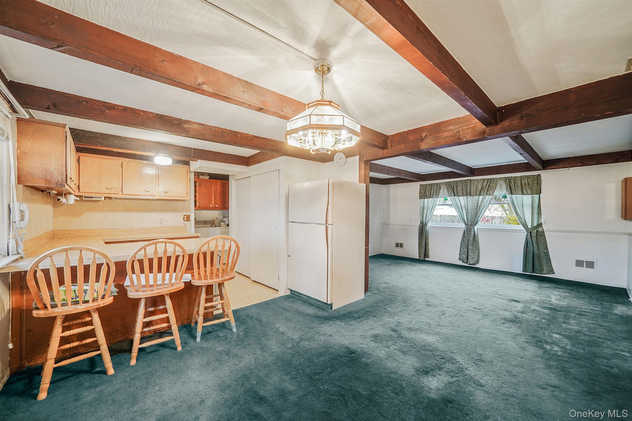 31 Cabin Lane, East Setauket, NY 11733