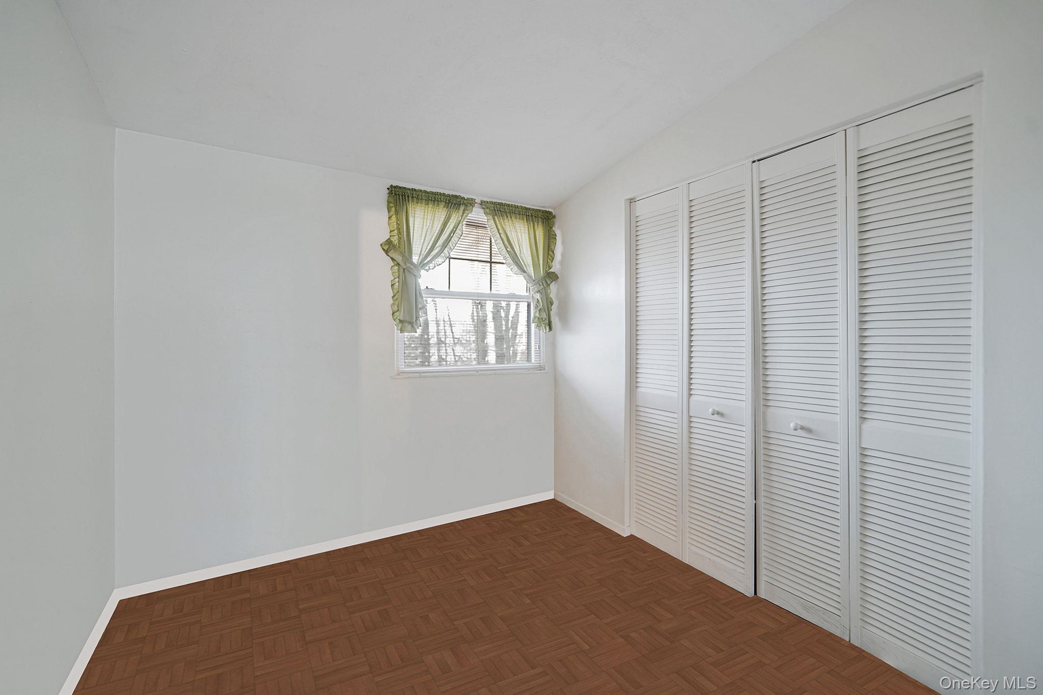 31 Cabin Lane, East Setauket, NY 11733