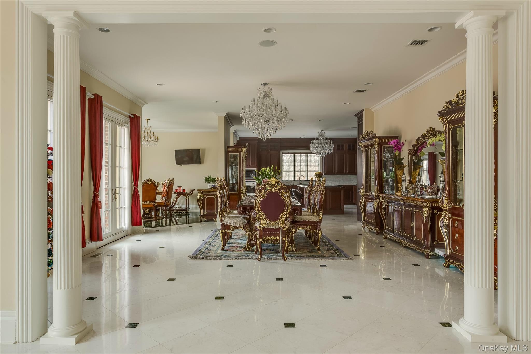 16 Evergreen Way, Old Brookville, NY 11545