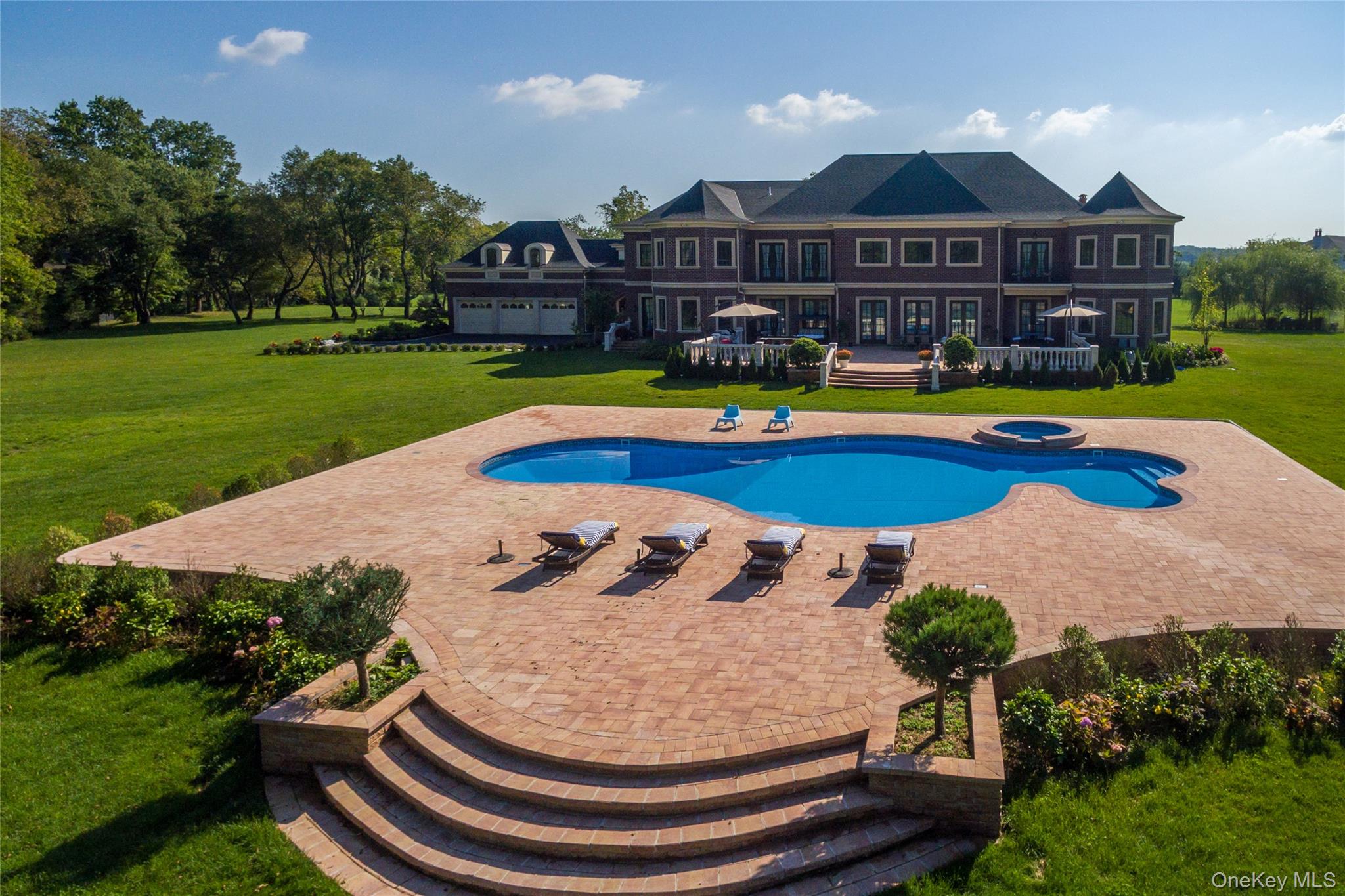 16 Evergreen Way, Old Brookville, NY 11545