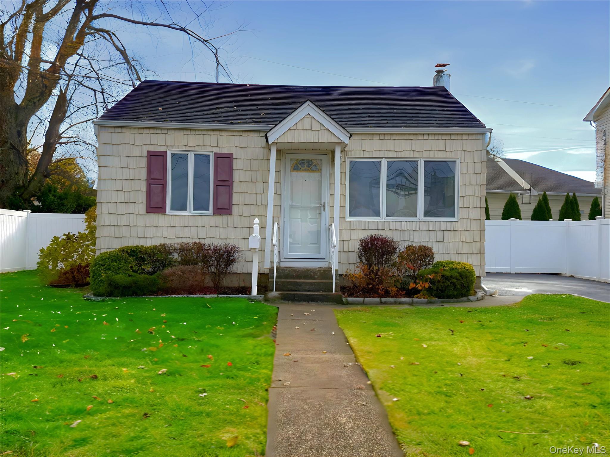 6 Glenda Drive, West Babylon, NY 11704